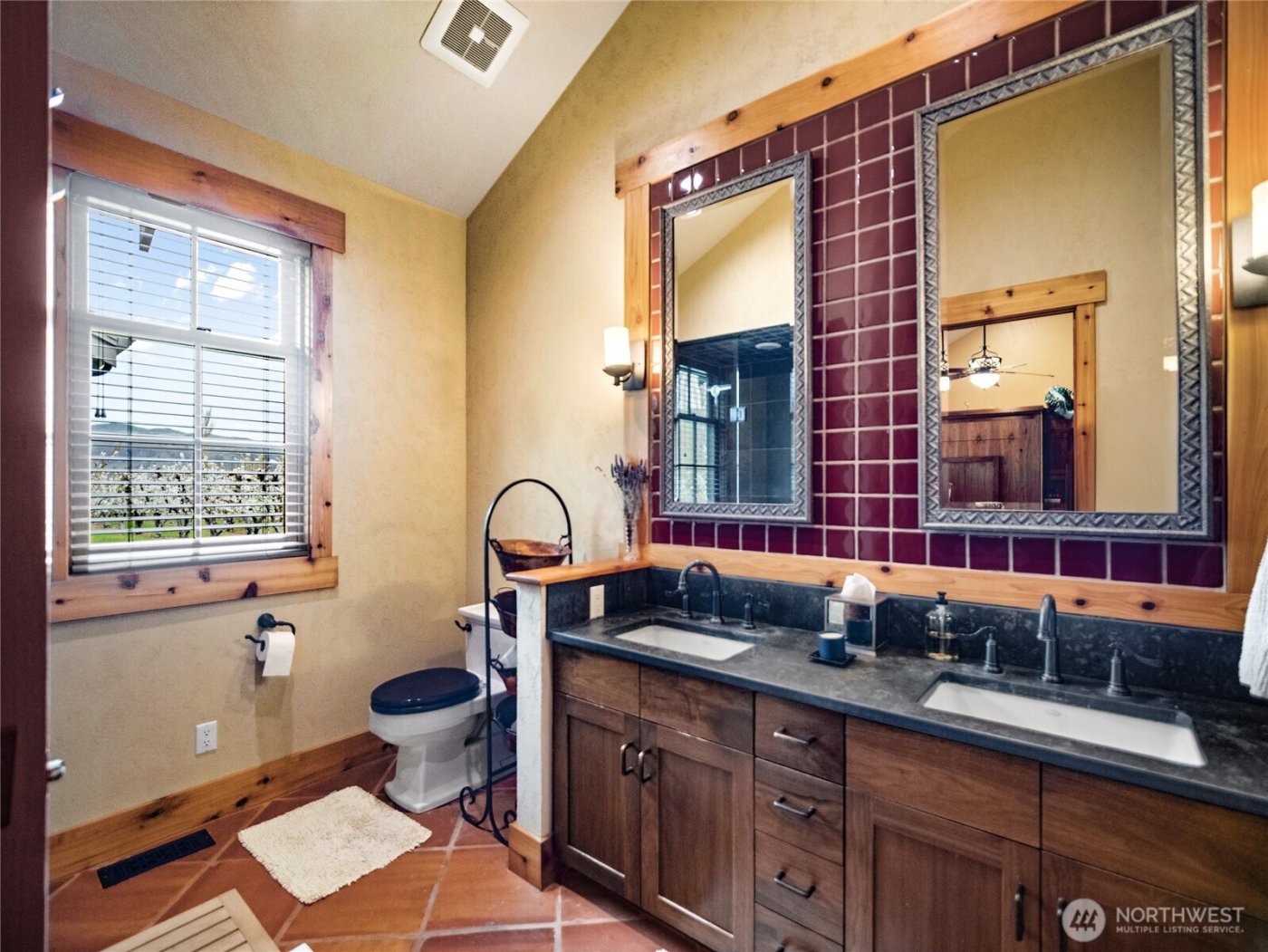 5814 Colockum Road , Malaga, WA 98828