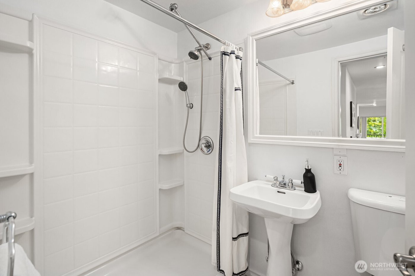 12439 NE Totem Lake Way #106, Kirkland, WA 98034