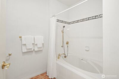 12439 NE Totem Lake Way #106, Kirkland, WA 98034 - Photo 18