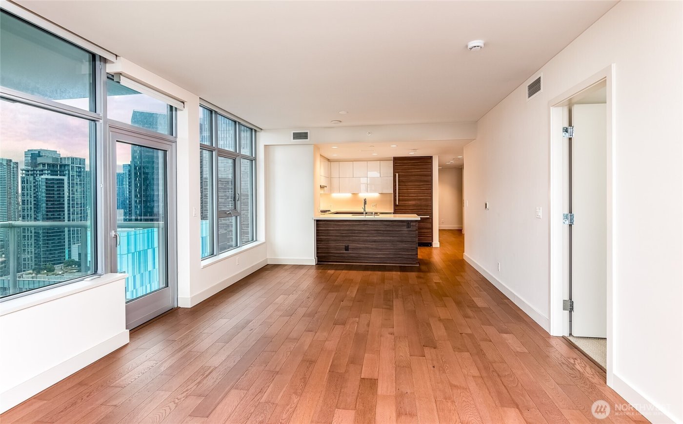 588 Bell Street #2902S, Seattle, WA 98121