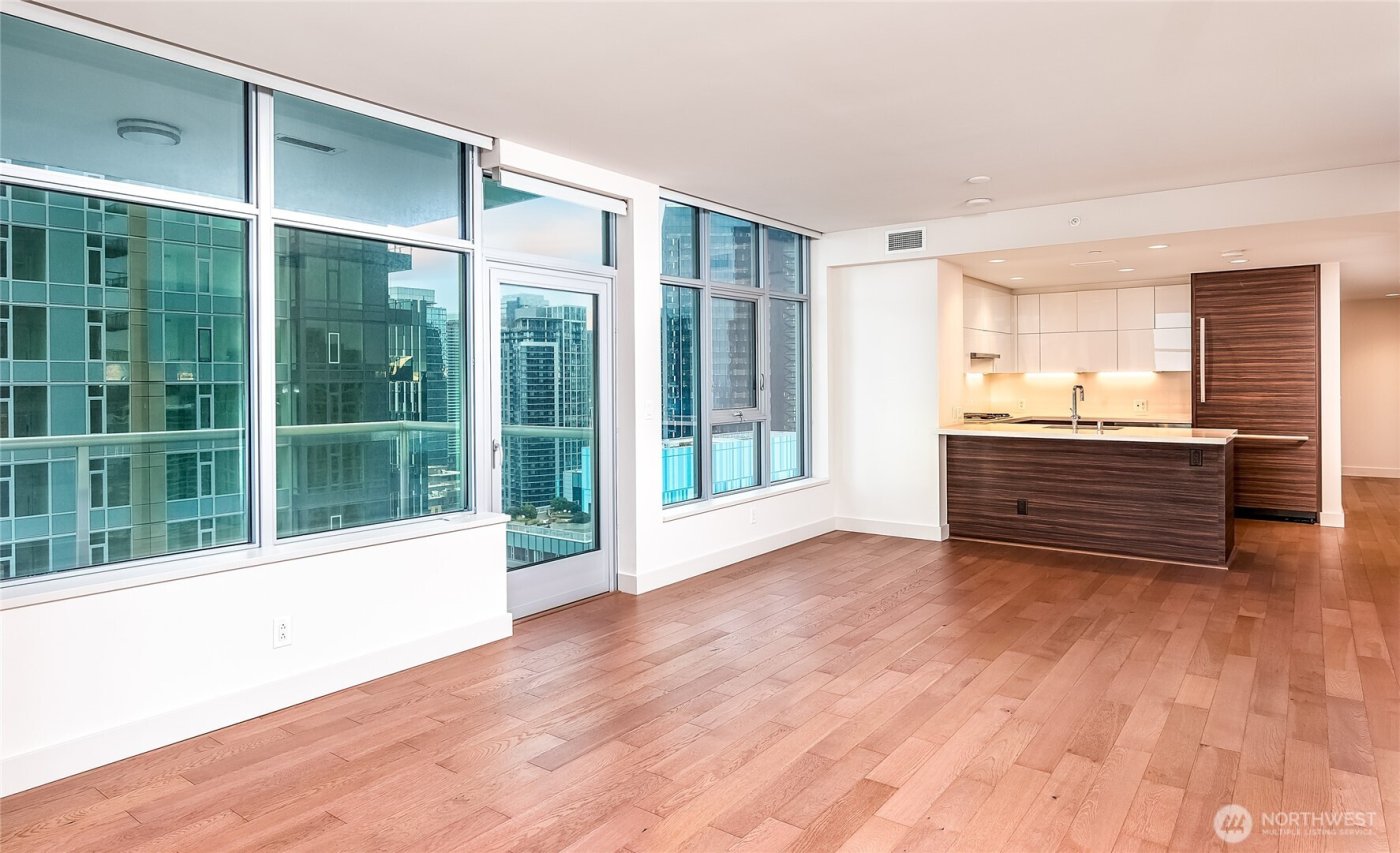 588 Bell Street #2902S, Seattle, WA 98121