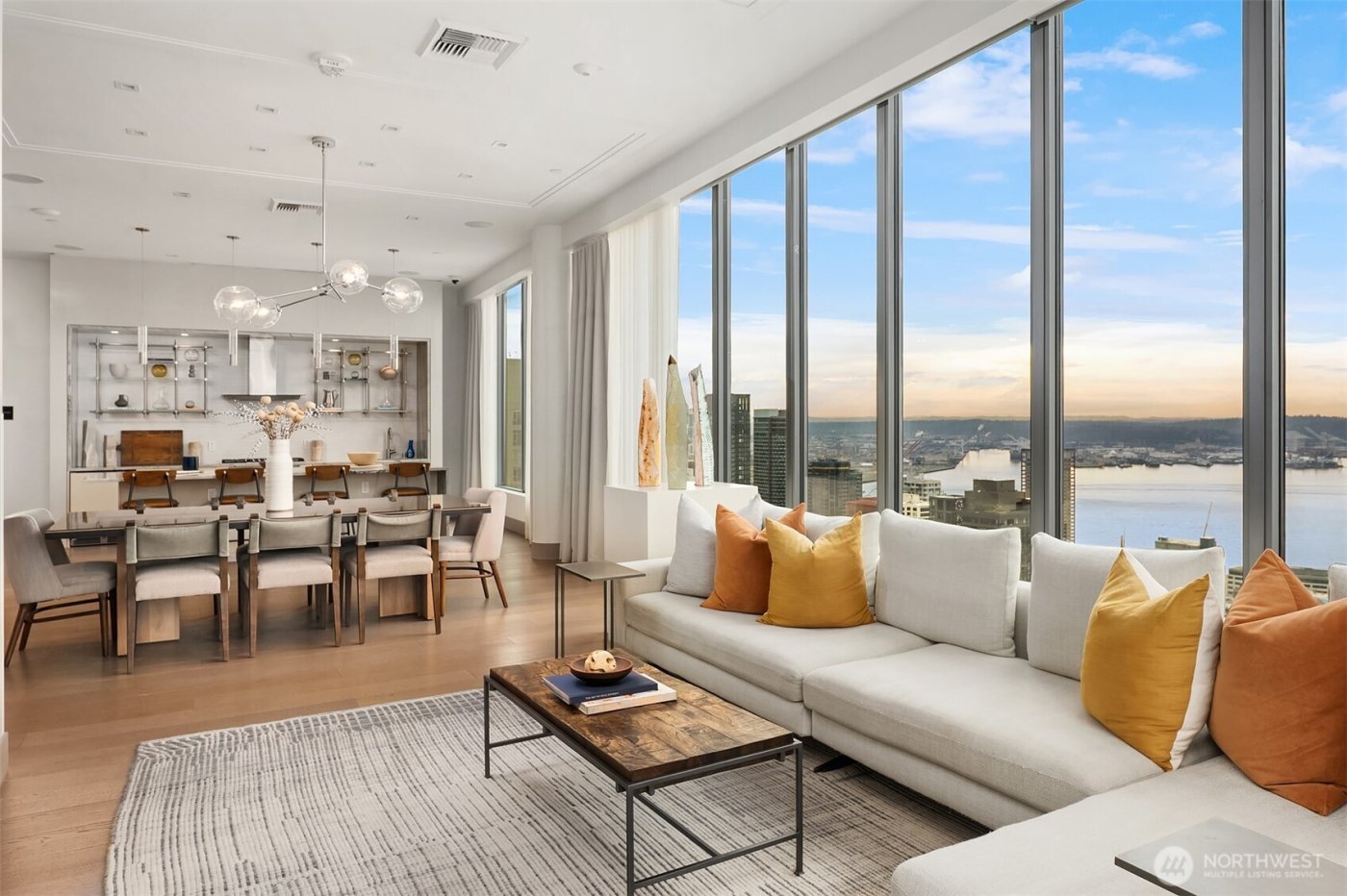 2510 6th Avenue #1401, Seattle, WA 98121