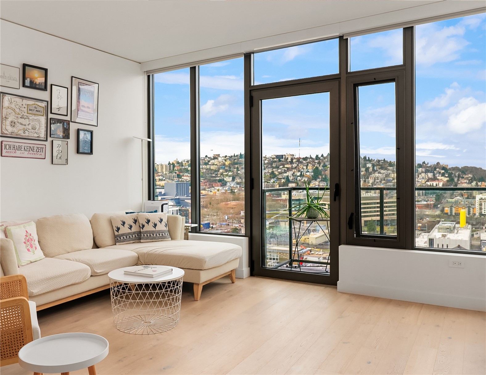 2510 6th Avenue #1401, Seattle, WA 98121