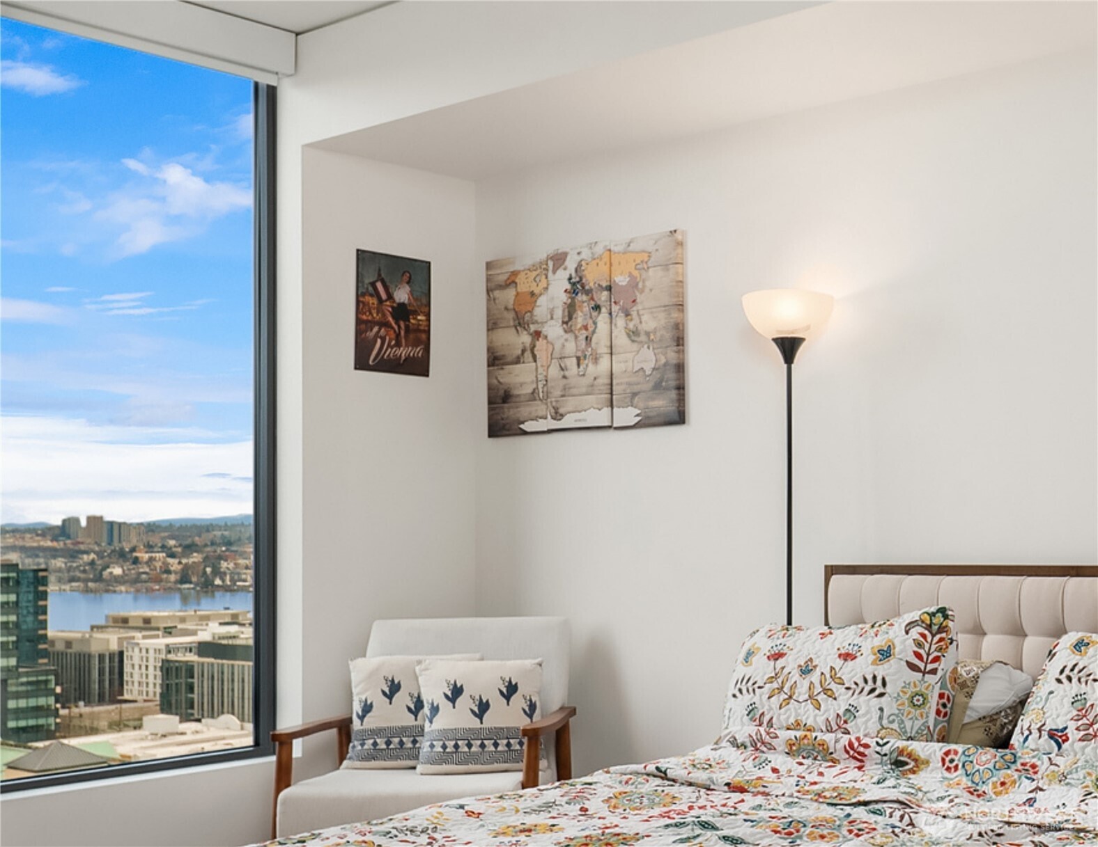 2510 6th Avenue #1401, Seattle, WA 98121