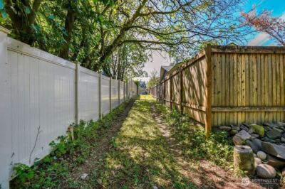 15712 Greenwood Avenue N, Shoreline, WA 98133 - Photo 11