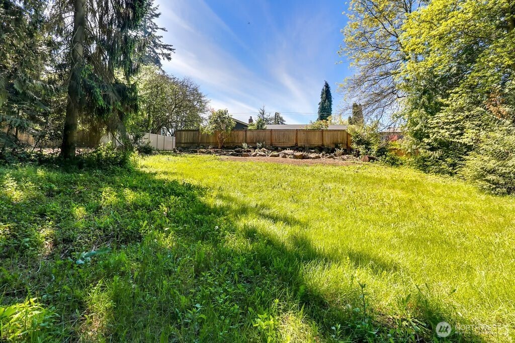 15712 Greenwood Avenue N, Shoreline, WA 98133