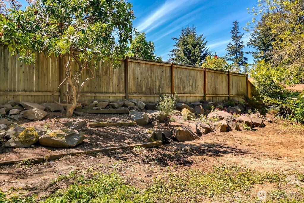 15712 Greenwood Avenue N, Shoreline, WA 98133