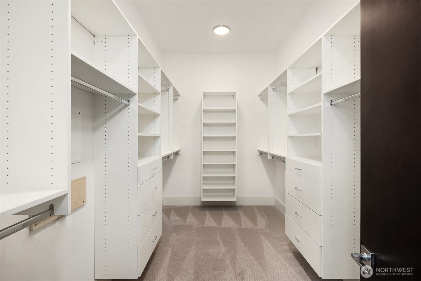 369 3rd Place NW, Issaquah, WA 98027