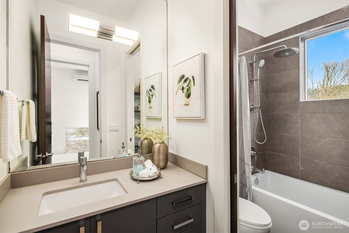 369 3rd Place NW, Issaquah, WA 98027