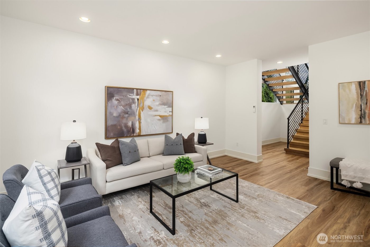 369 3rd Place NW, Issaquah, WA 98027