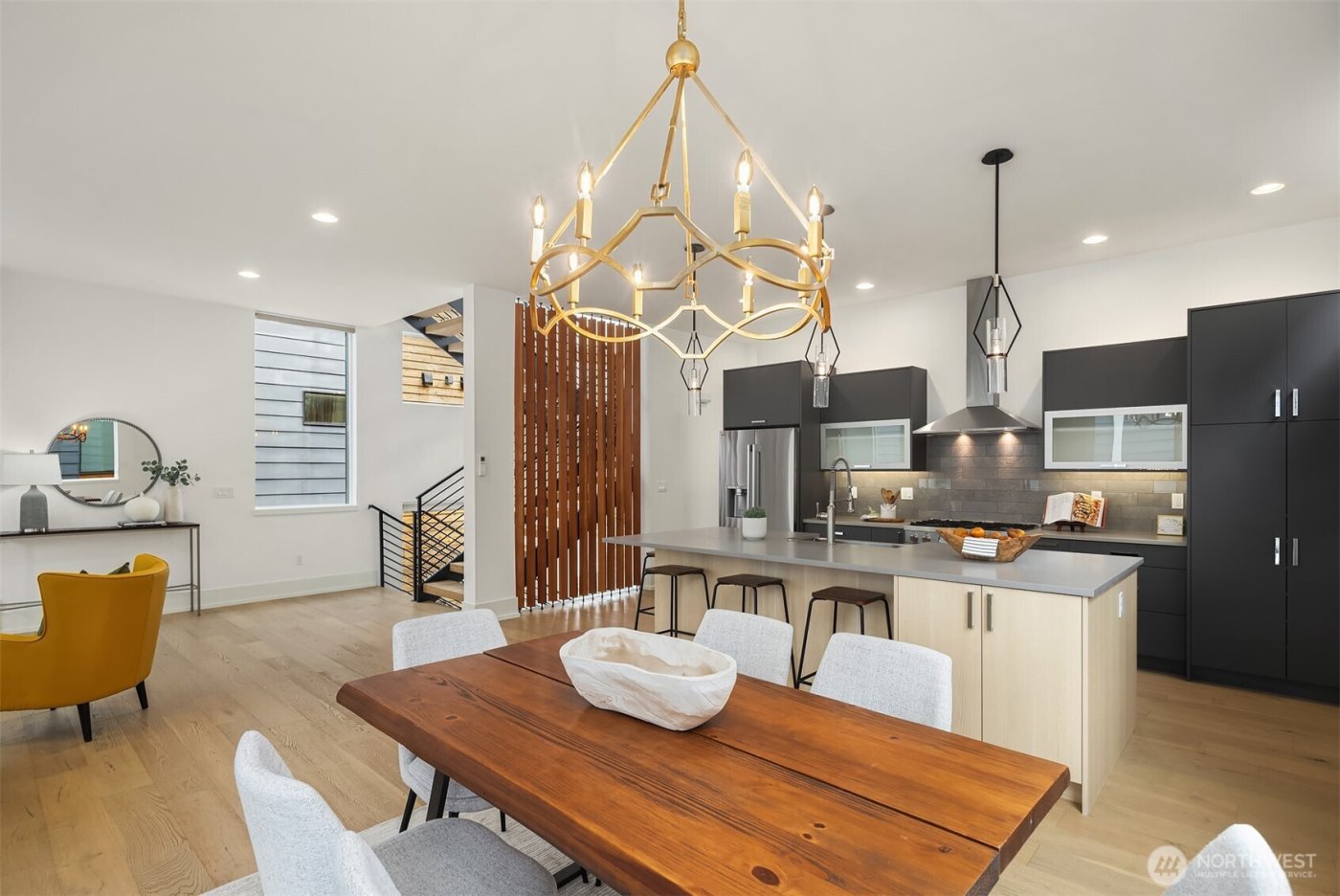 369 3rd Place NW, Issaquah, WA 98027