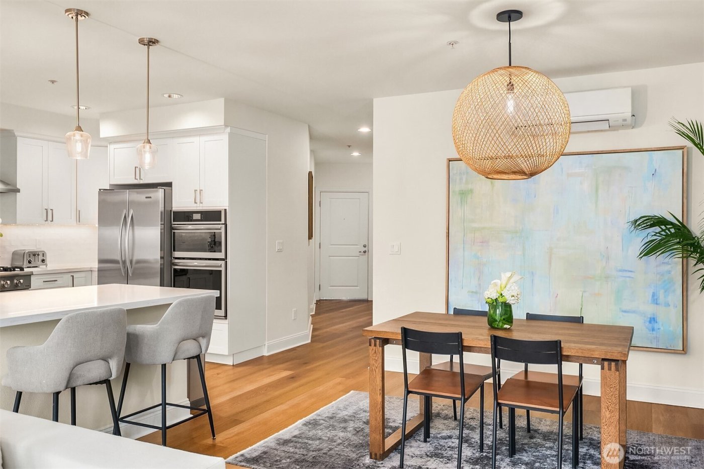 719 2nd Avenue W #202, Seattle, WA 98119