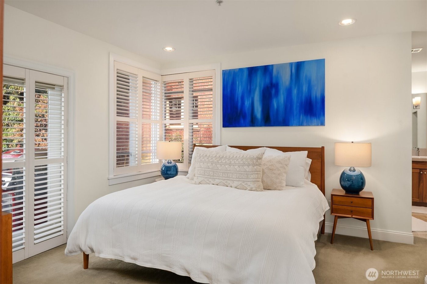 719 2nd Avenue W #202, Seattle, WA 98119