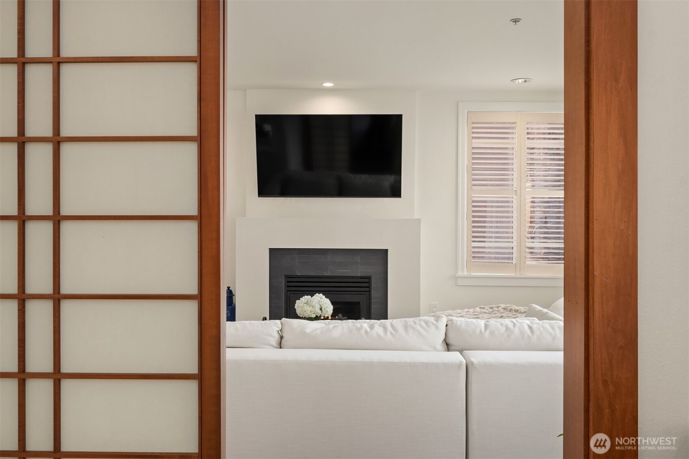 719 2nd Avenue W #202, Seattle, WA 98119