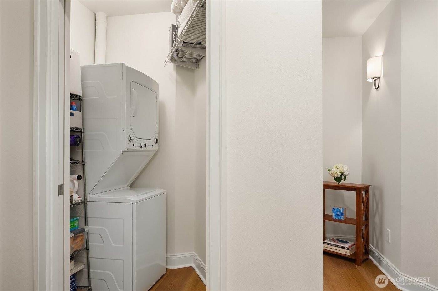 719 2nd Avenue W #202, Seattle, WA 98119