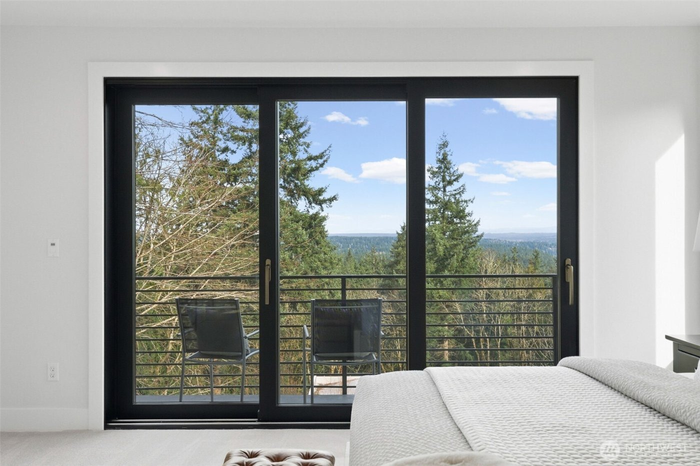 16068 SE 44TH Court , Bellevue, WA 98006