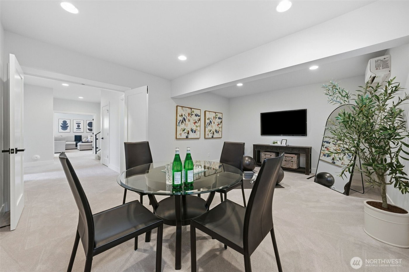 16068 SE 44TH Court , Bellevue, WA 98006