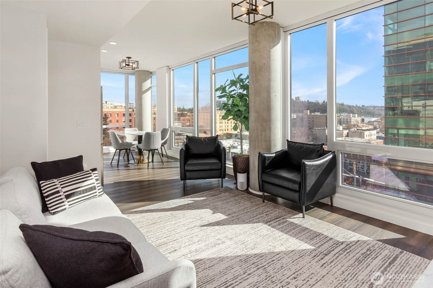 450 S Main St #806, Seattle, WA 98104