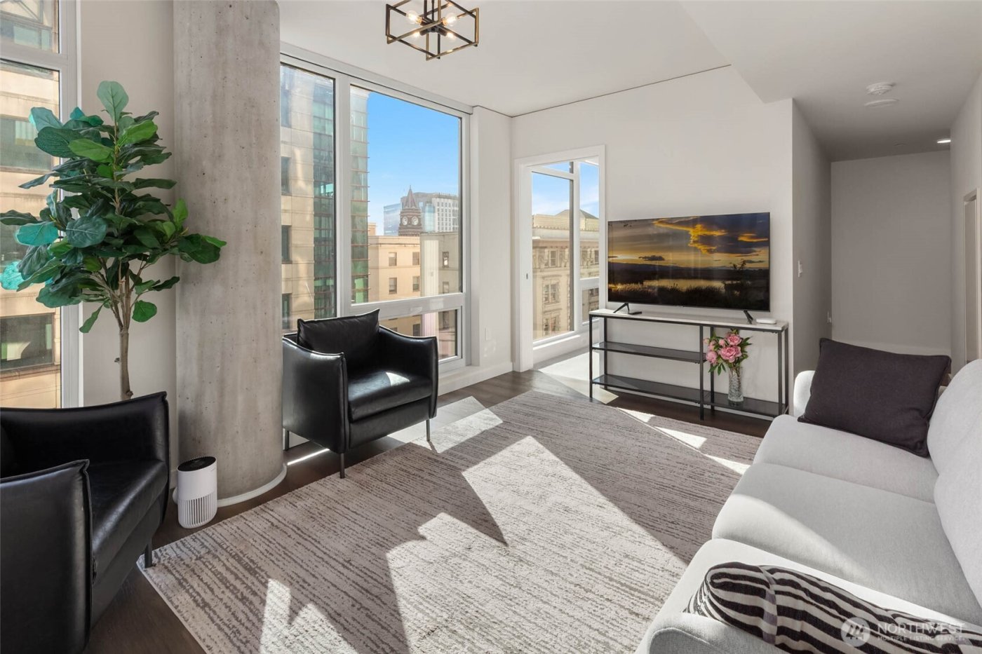 450 S Main St #806, Seattle, WA 98104