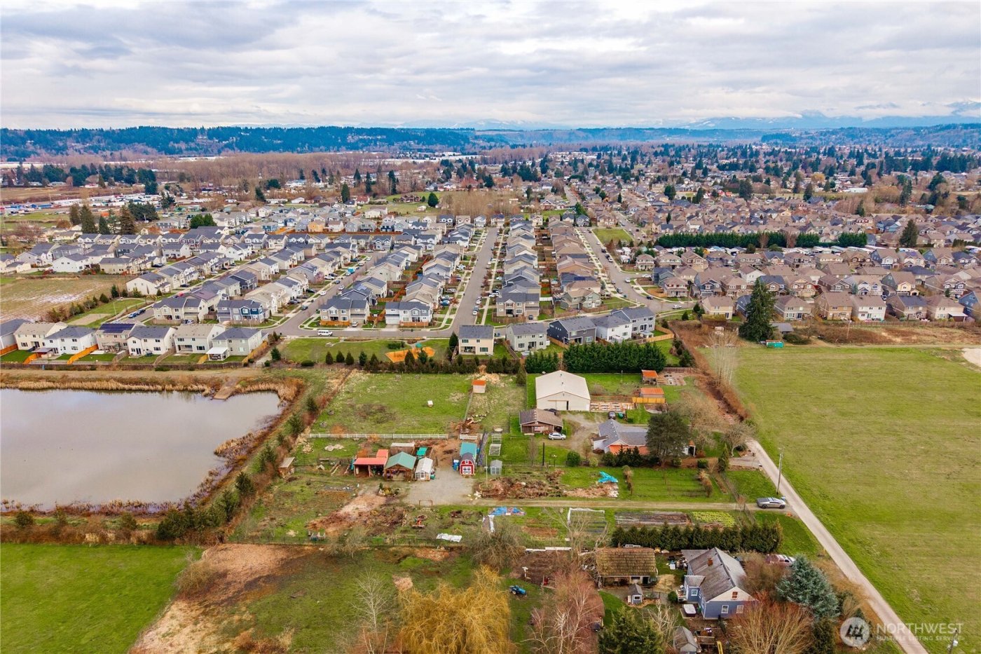 6905 60th St E , Puyallup, WA 98371