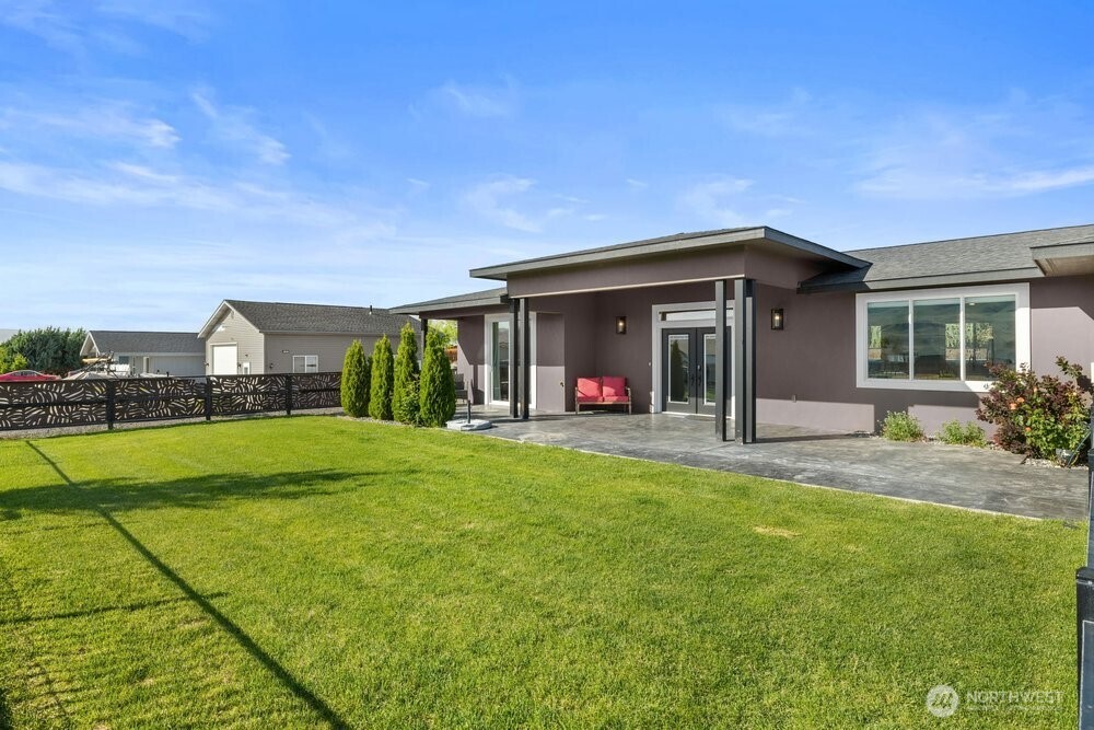 419 Edgewater Way SW, Mattawa, WA 99349