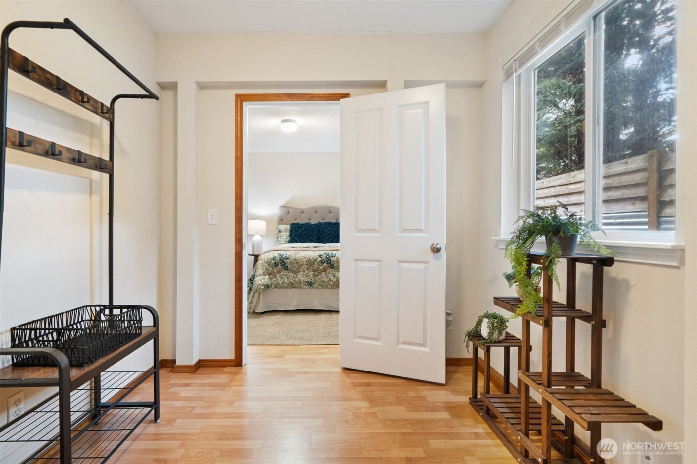 1991 NE Trussel Court , Bremerton, WA 98311