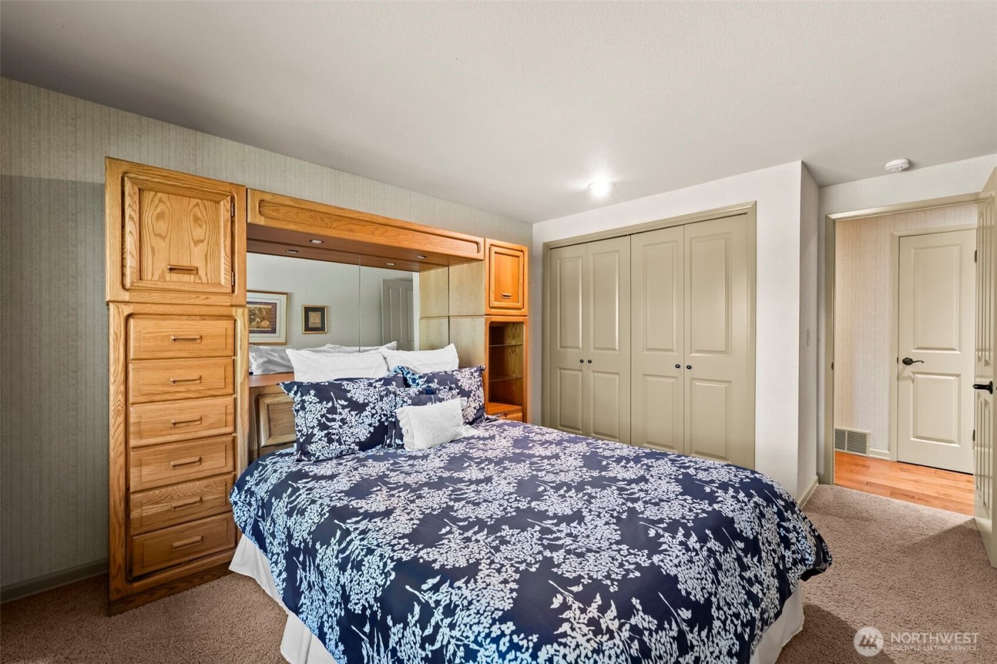 8902 Park Ridge Drive W, University Place, WA 98467