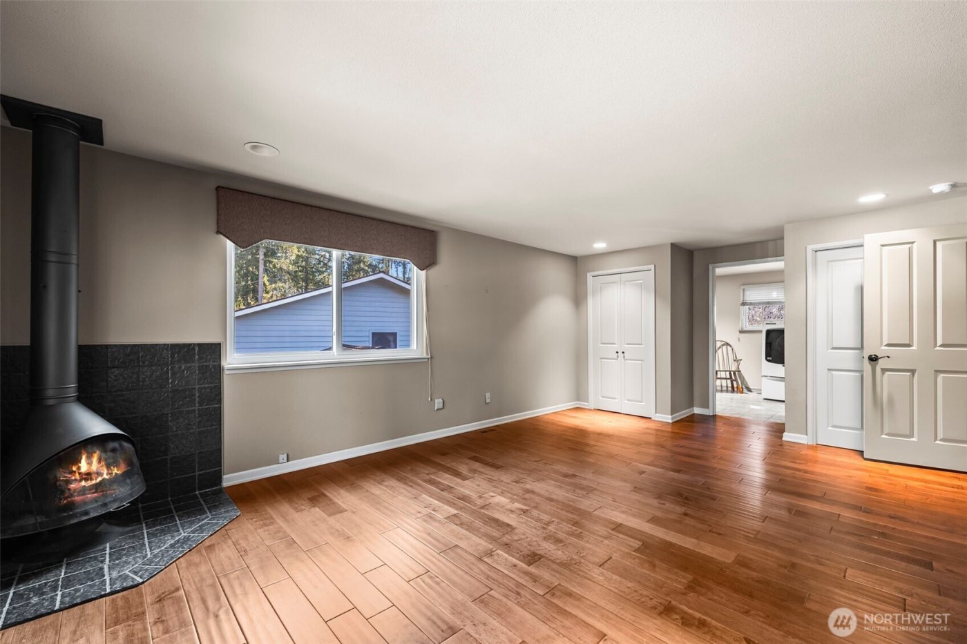 8902 Park Ridge Drive W, University Place, WA 98467