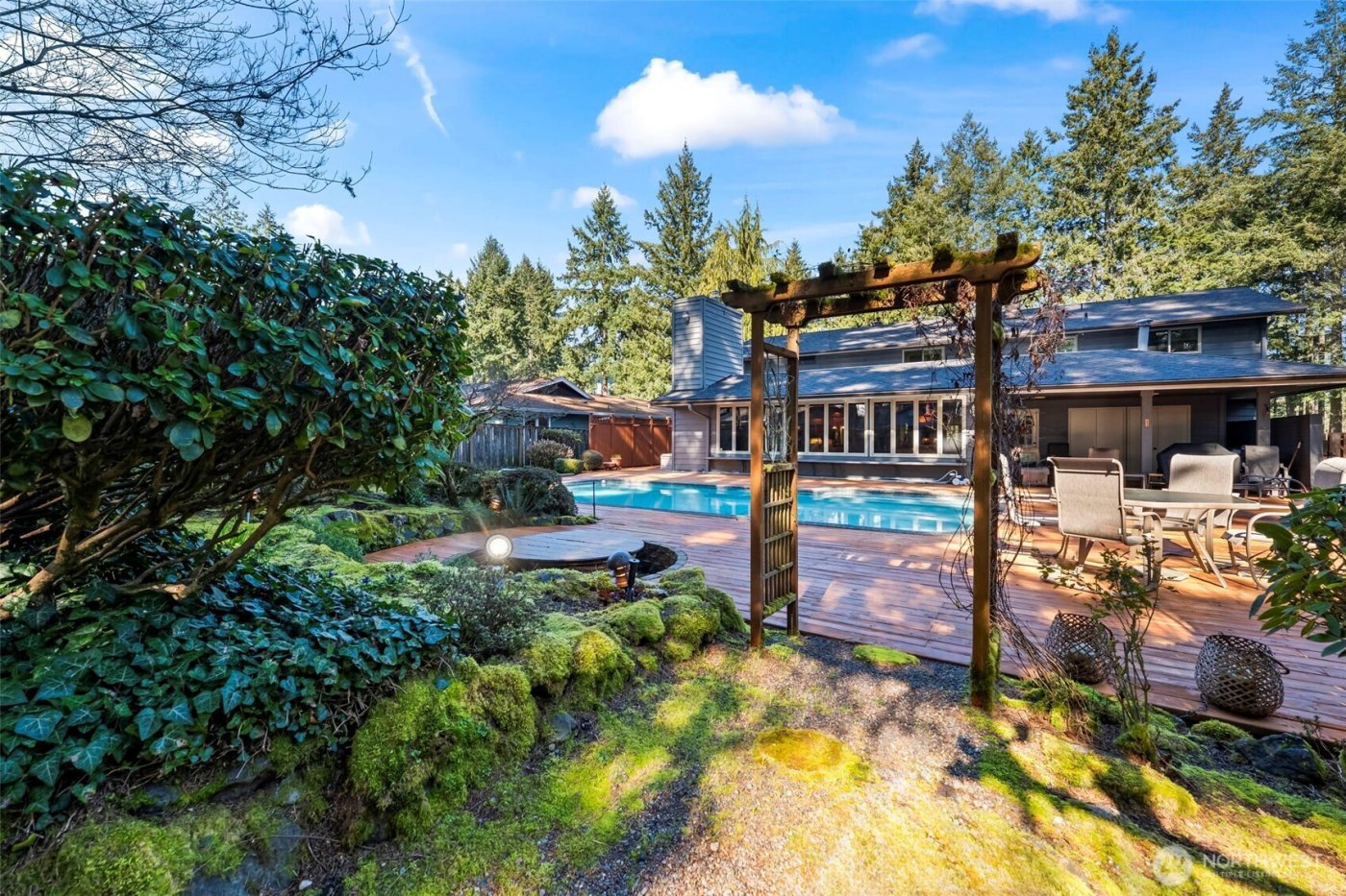 8902 Park Ridge Drive W, University Place, WA 98467