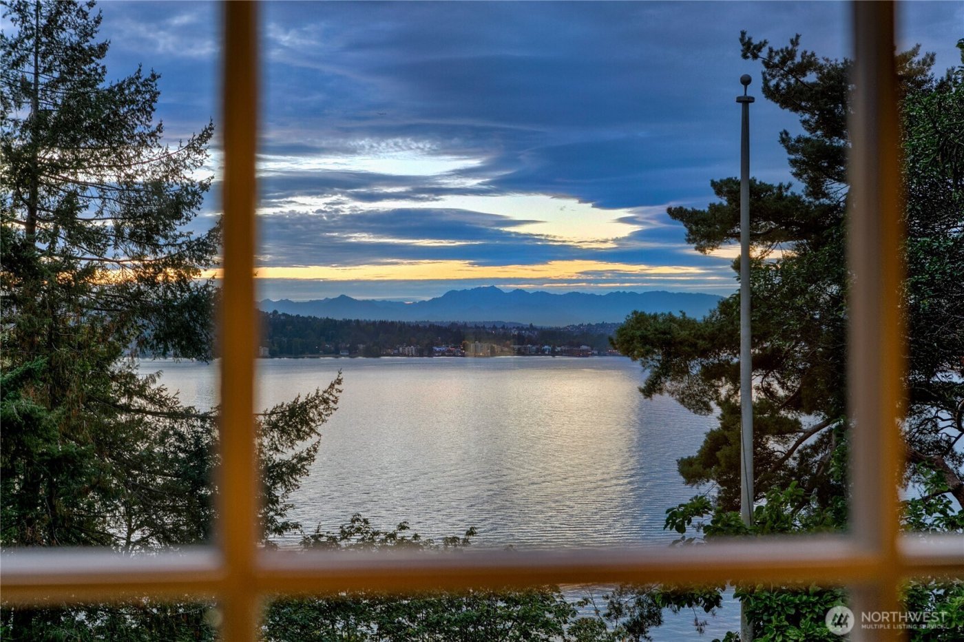 2425 Evergreen Point Road , Medina, WA 98039