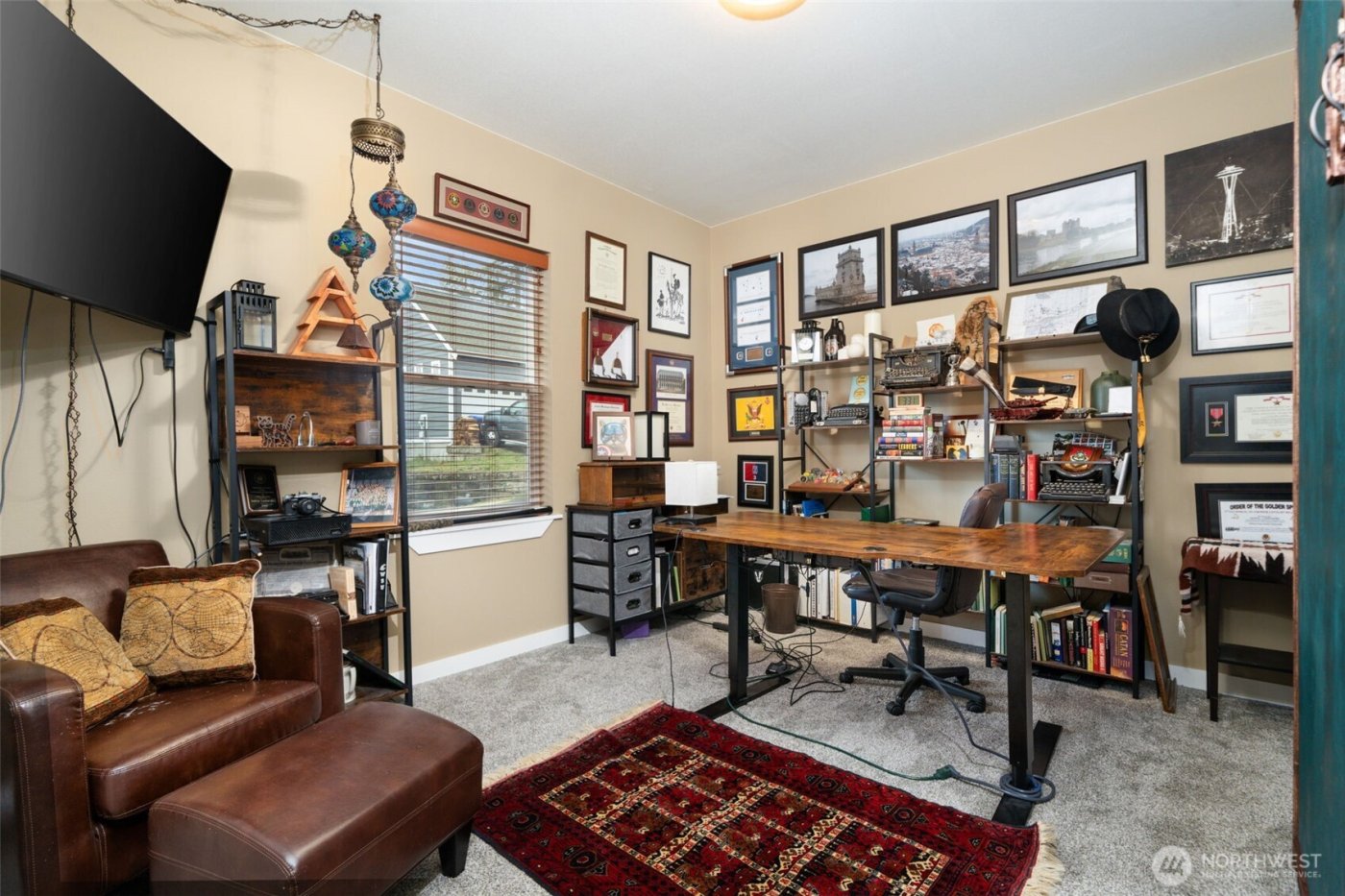 17 E Sellegren Road , Allyn, WA 98524