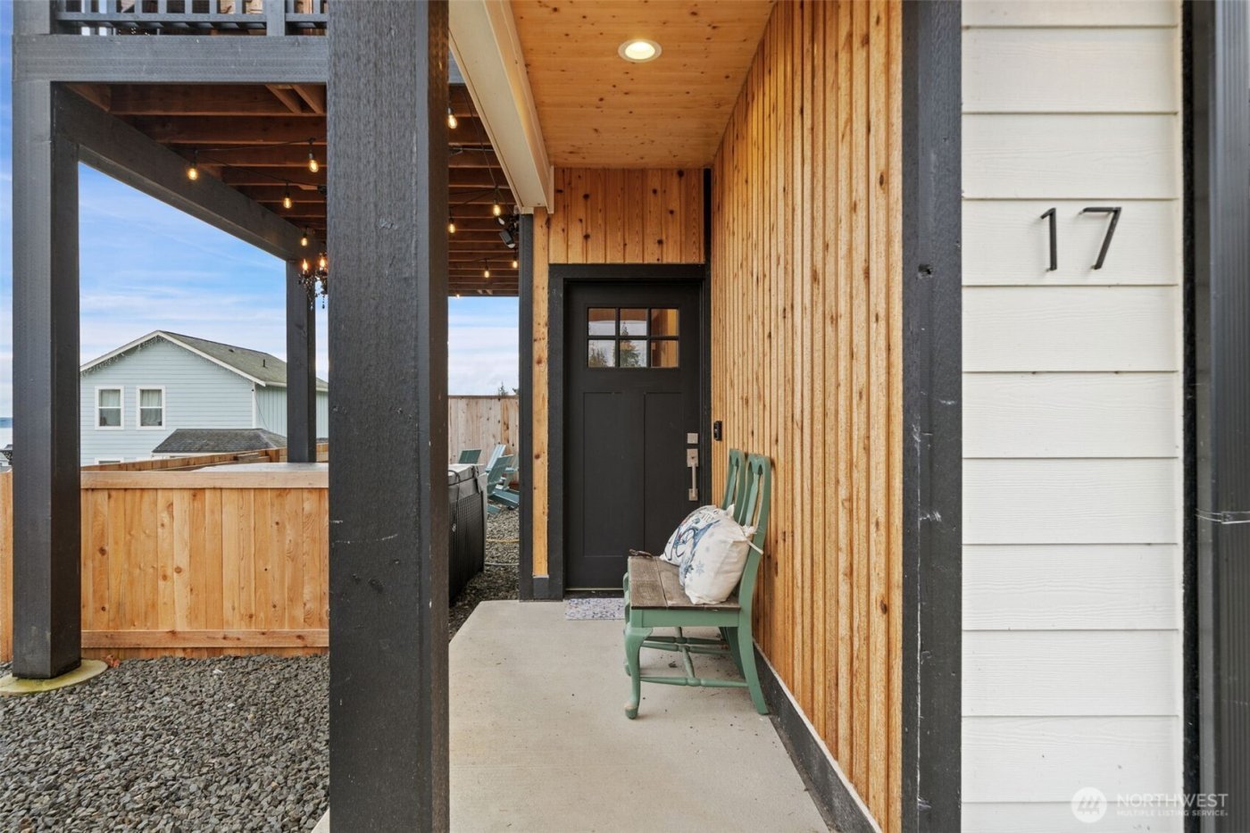 17 E Sellegren Road , Allyn, WA 98524