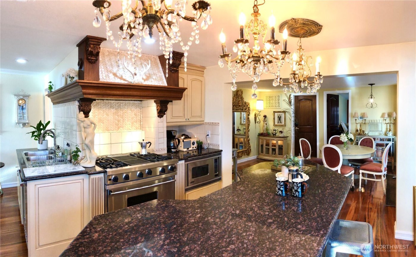 4030 Beach Drive SW, Seattle, WA 98116