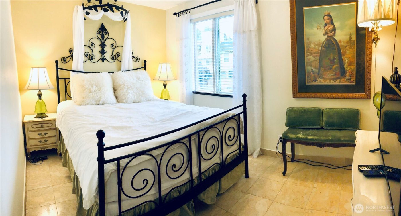 4030 Beach Drive SW, Seattle, WA 98116