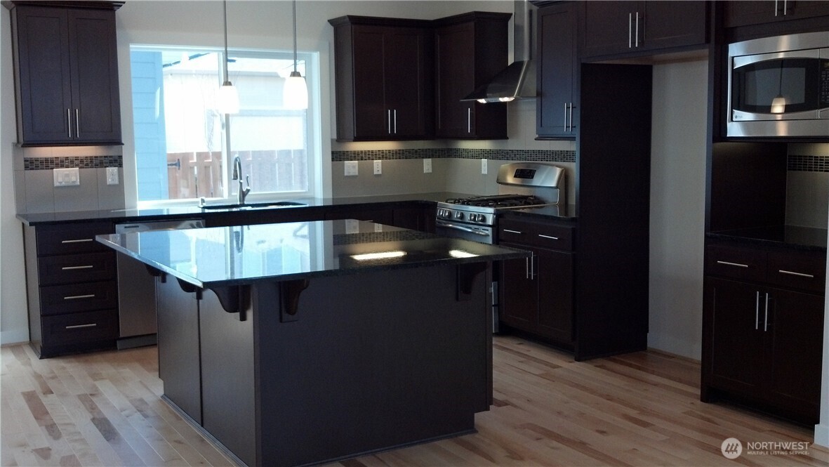 1644 NE 14th Place , Issaquah, WA 98029
