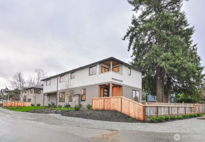 10202 44th Avenue SW, Seattle, WA 98146 - Photo 3