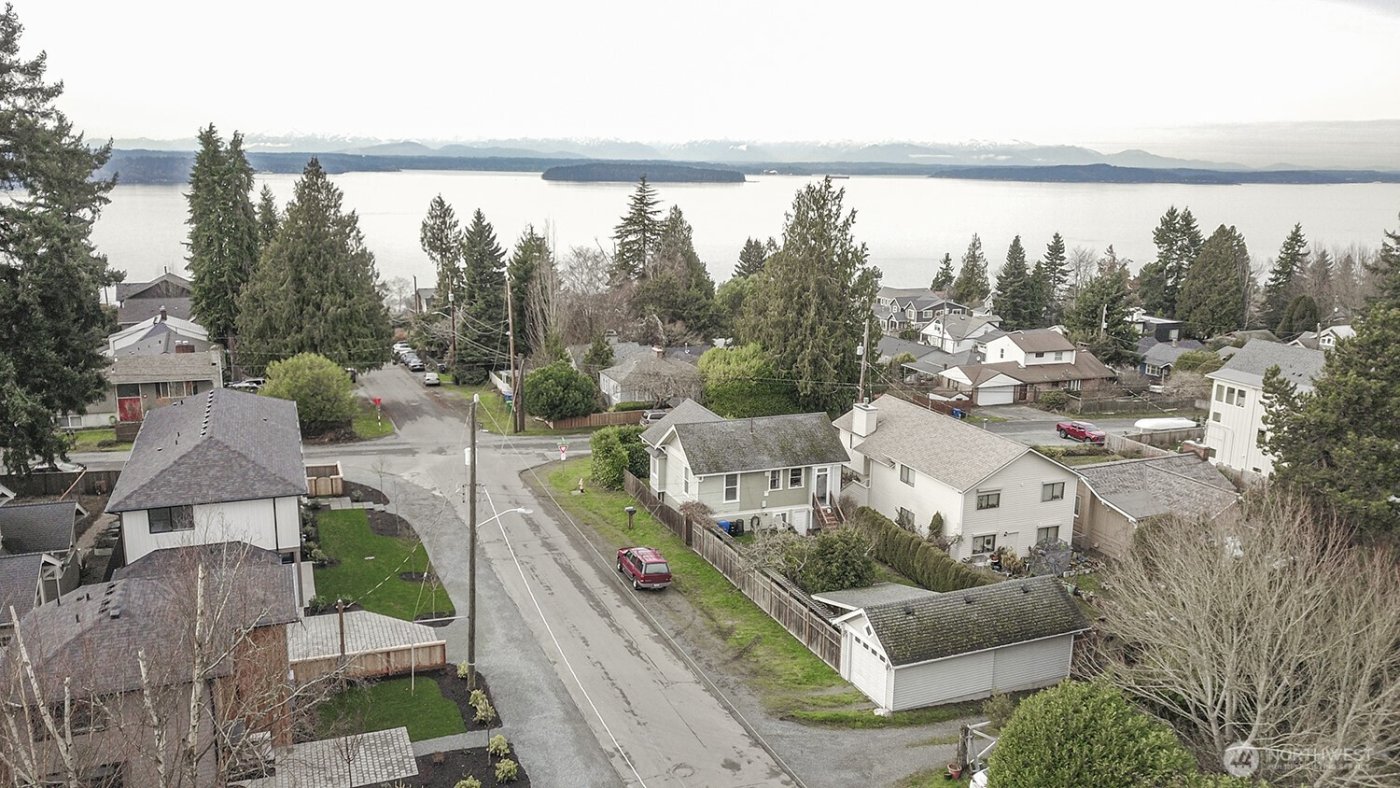 10202 44th Avenue SW, Seattle, WA 98146