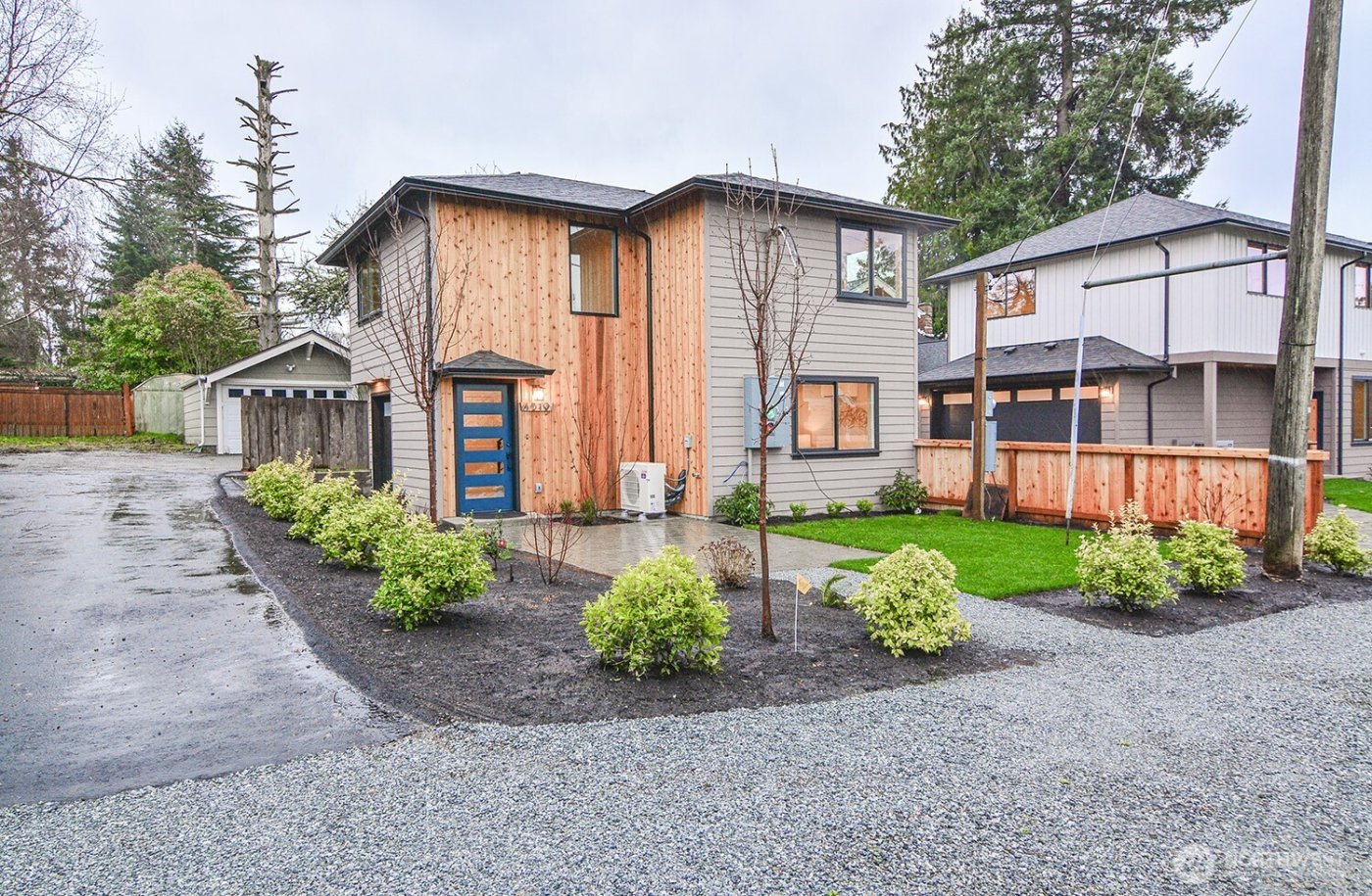 4319 SW 102nd Street , Seattle, WA 98146