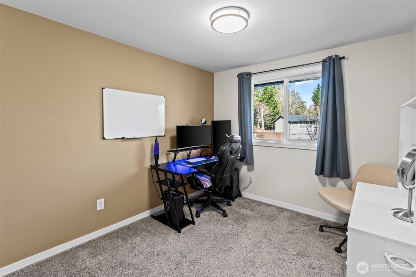 405 Falcon Court NE, Bremerton, WA 98311