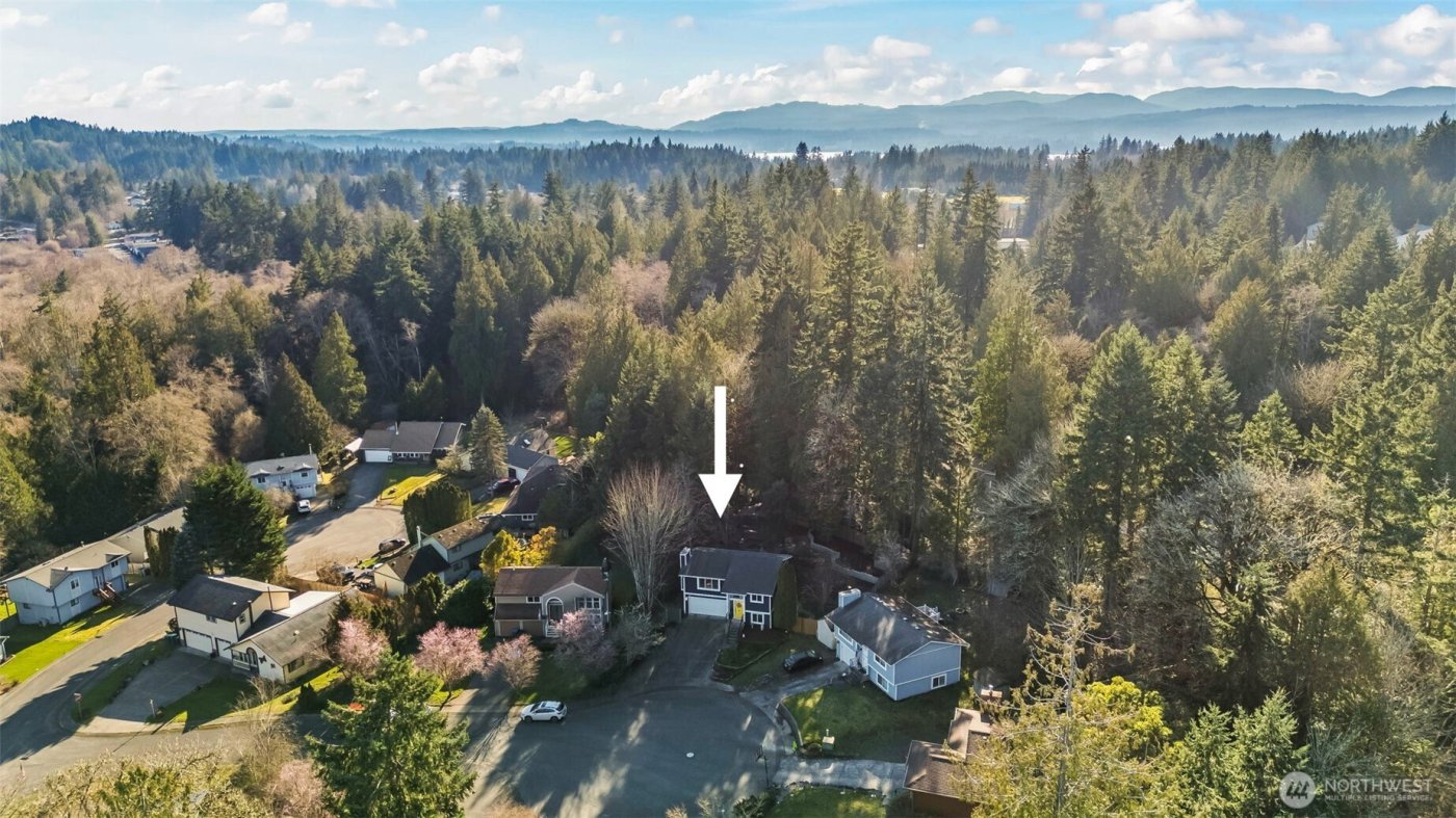 405 Falcon Court NE, Bremerton, WA 98311