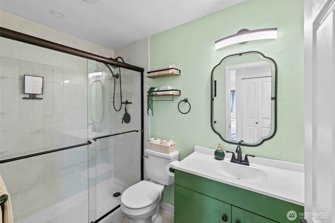 405 Falcon Court NE, Bremerton, WA 98311