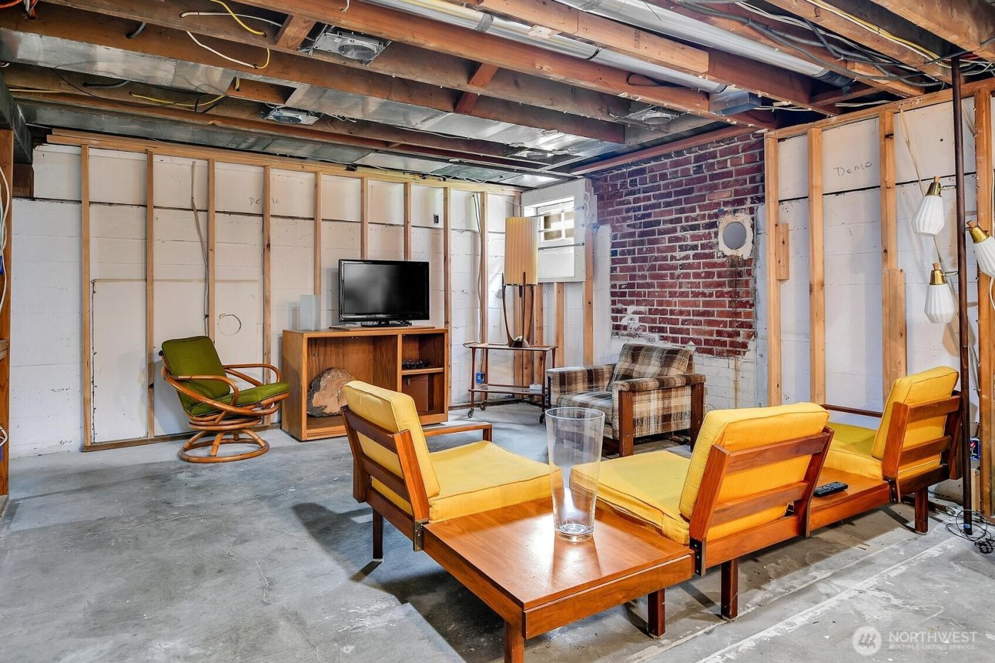 8317 30th Avenue NW, Seattle, WA 98117-3832