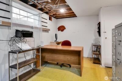 8317 30th Avenue NW, Seattle, WA 98117-3832 - Photo 12