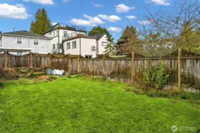 8317 30th Avenue NW, Seattle, WA 98117-3832 - Photo 16