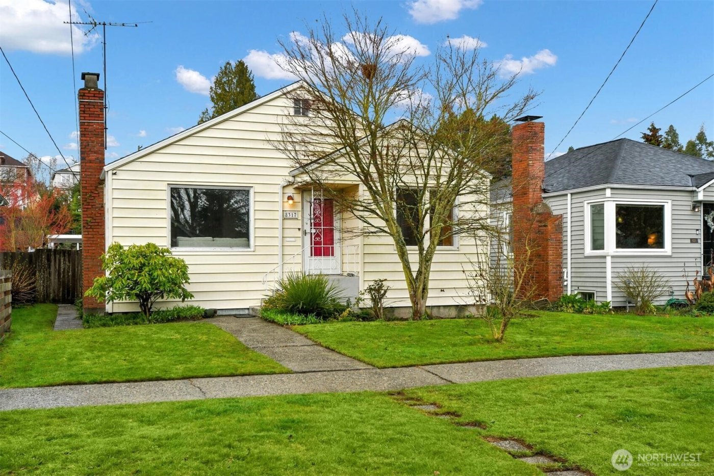 8317 30th Avenue NW, Seattle, WA 98117-3832