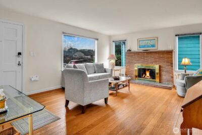 8317 30th Avenue NW, Seattle, WA 98117-3832 - Photo 2