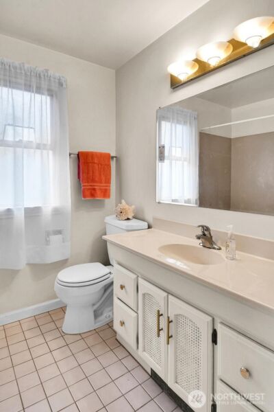 8317 30th Avenue NW, Seattle, WA 98117-3832 - Photo 8