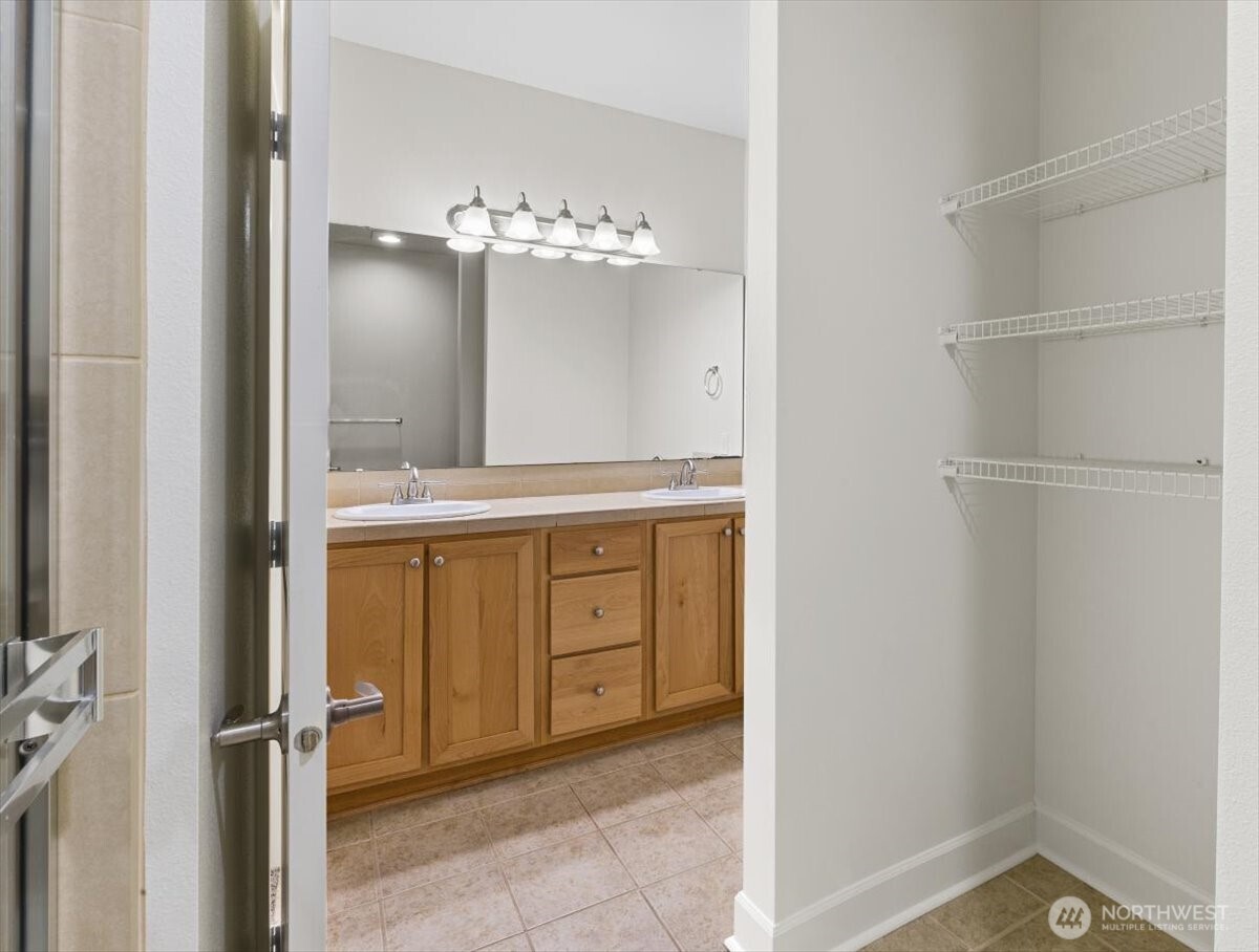 19102 20th Drive SE #B206, Bothell, WA 98012