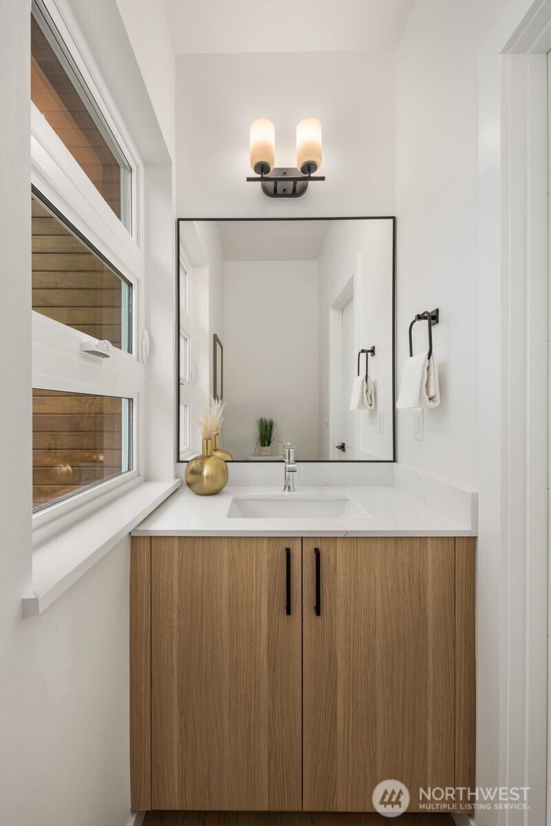 546 S Cloverdale Street #A, Seattle, WA 98108