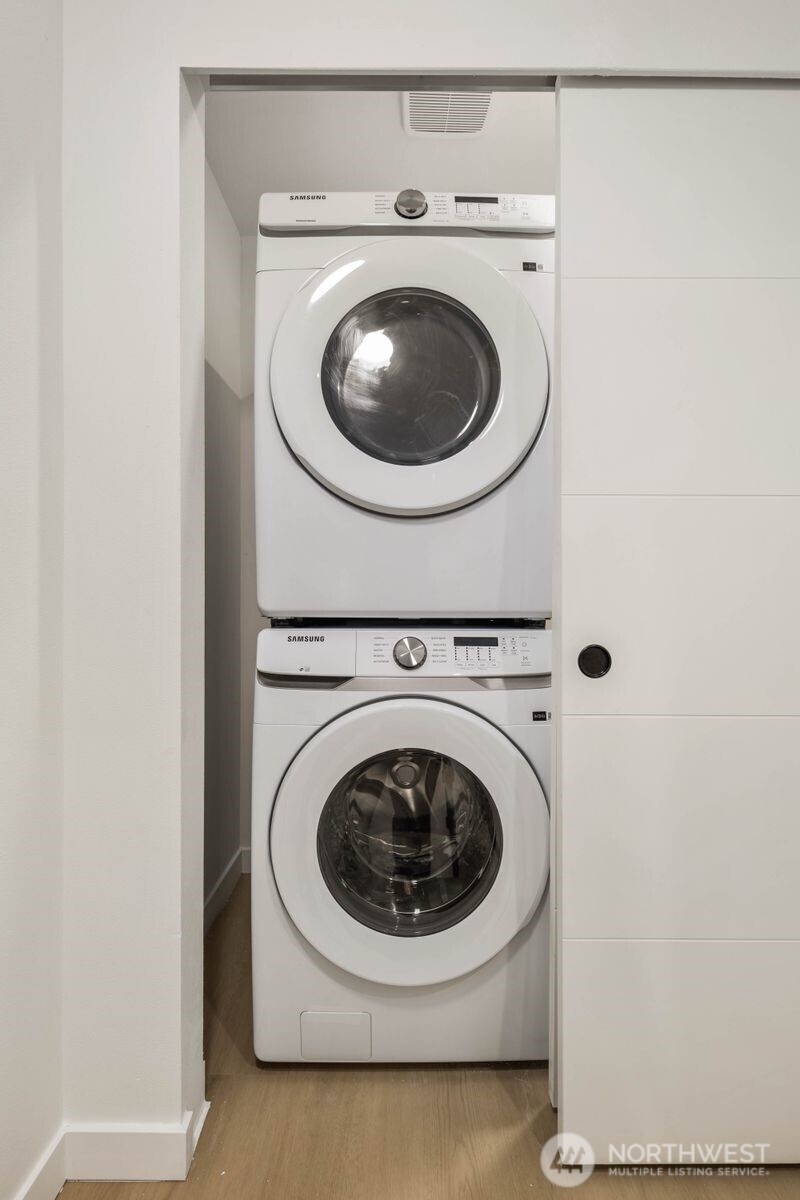 939 N 87th Street #A, Seattle, WA 98103